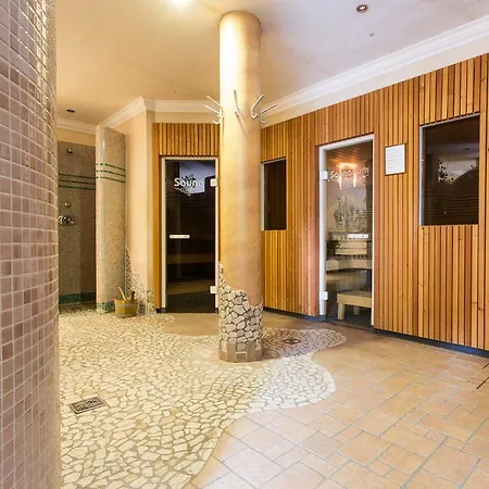 Jaeger Hotel 3*