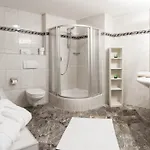Jaeger Hotel